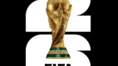 “罗马诺独家披露：富安健洋加盟阿贾克斯，自由身签约至2026，携手共创辉煌！”